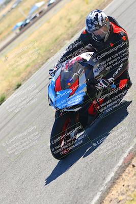 media/Oct-15-2023-TrackXperience (Sun) [[85198ff50b]]/Group 2/session 4 turn 3/